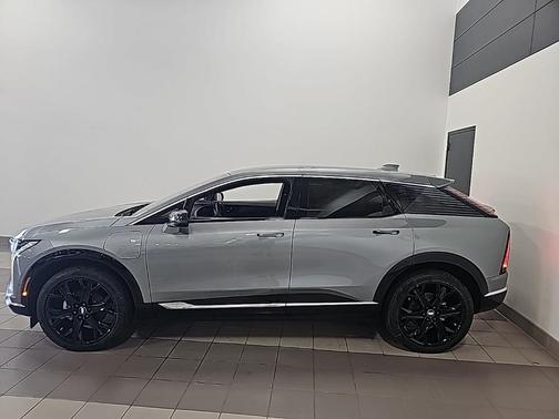 2025 Cadillac OPTIQ Luxury 2 AWD