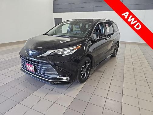2025 Toyota Sienna Platinum