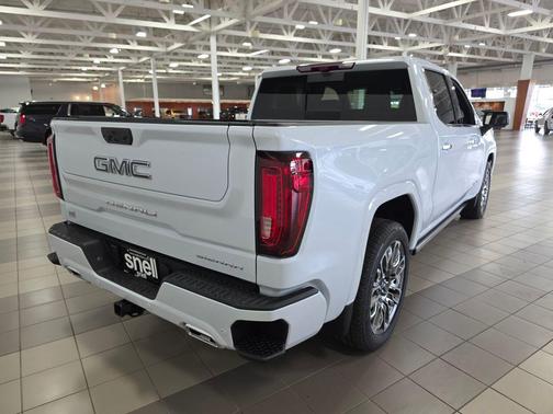 Glacier White Tricoat 2026 GMC Sierra 1500 Denali Ultimate