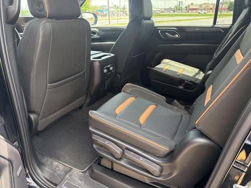 Onyx Black 2024 GMC Yukon XL 4WD AT4