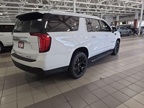 Summit White 2023 GMC Yukon XL SLE