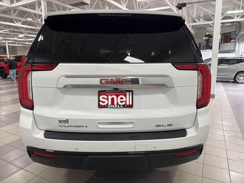 Summit White 2023 GMC Yukon XL SLE