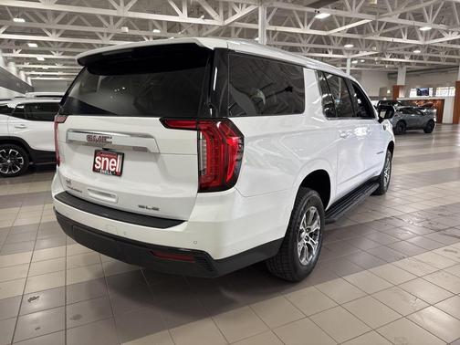 Summit White 2023 GMC Yukon XL SLE
