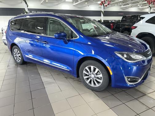2020 Chrysler Pacifica Touring-L Plus
