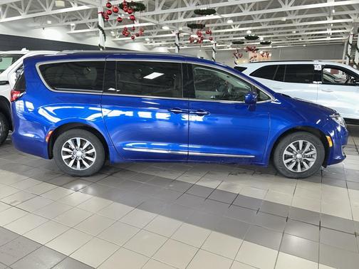 2020 Chrysler Pacifica Touring-L Plus