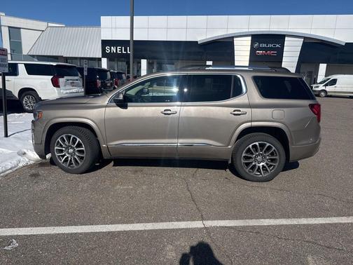 2023 GMC Acadia Denali