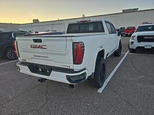 2024 GMC Sierra 2500 AT4