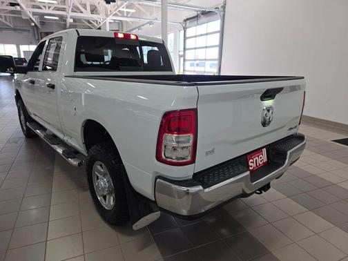 Bright White Clearcoat 2024 RAM 3500 Tradesman Crew Cab 4x4 6'4' Box