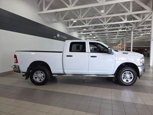 Bright White Clearcoat 2024 RAM 3500 Tradesman Crew Cab 4x4 6'4' Box