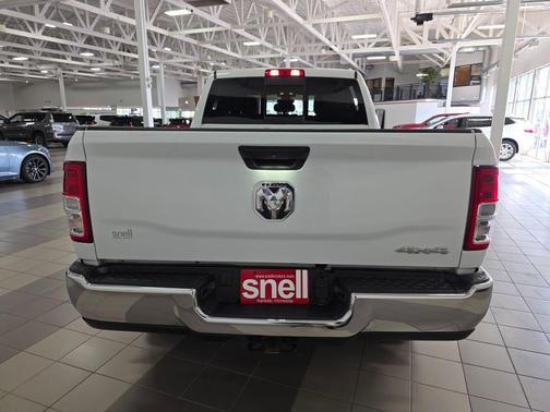 Bright White Clearcoat 2024 RAM 3500 Tradesman Crew Cab 4x4 6'4' Box