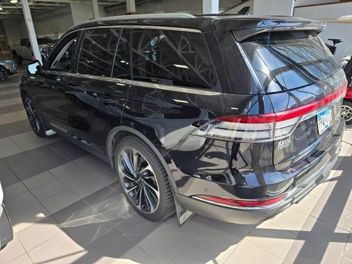 Infinite Black Metallic 2020 Lincoln Aviator Reserve AWD