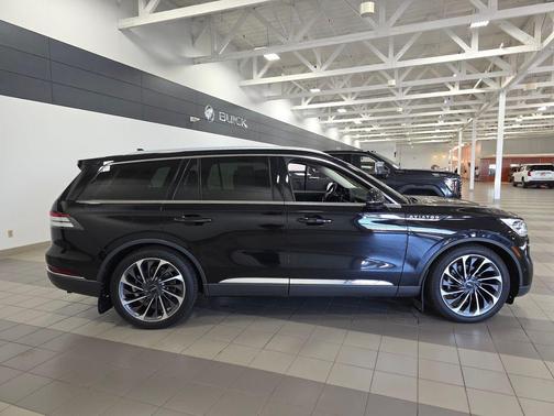 Infinite Black Metallic 2020 Lincoln Aviator Reserve AWD