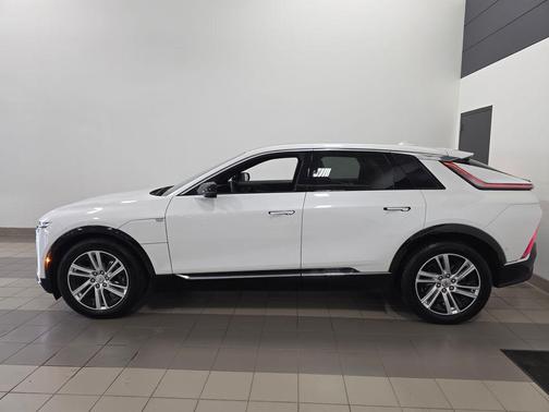 Crystal White Tricoat 2024 Cadillac LYRIQ Tech