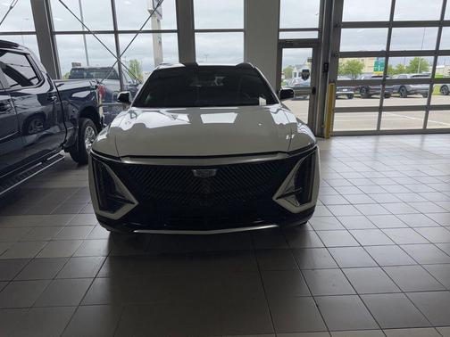 Crystal White Tricoat 2024 Cadillac LYRIQ Tech