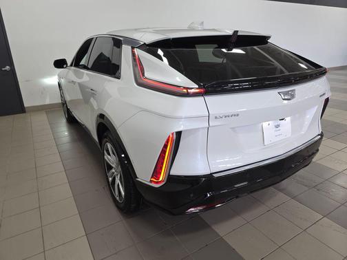 Crystal White Tricoat 2024 Cadillac LYRIQ Tech