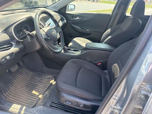 Sterling Gray Metallic 2024 Chevrolet Malibu FWD RS