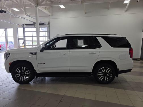 Summit White 2023 GMC Yukon 4WD AT4