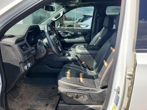Summit White 2023 GMC Yukon 4WD AT4