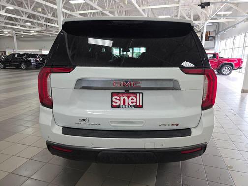 Summit White 2023 GMC Yukon 4WD AT4