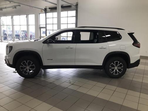 2026 GMC Acadia AWD AT4