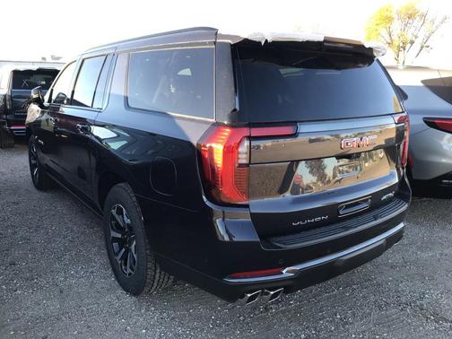 2026 GMC Yukon XL 4WD AT4