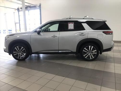 2022 Nissan Pathfinder Platinum 4WD