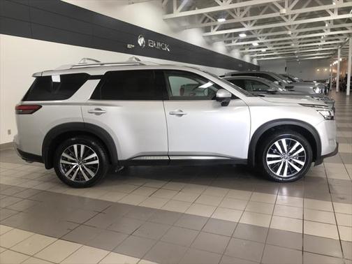 2022 Nissan Pathfinder Platinum 4WD