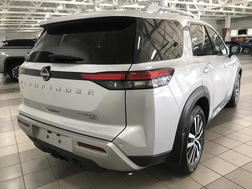 2022 Nissan Pathfinder Platinum 4WD