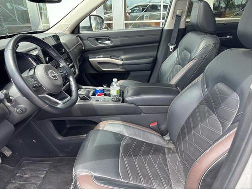 2022 Nissan Pathfinder Platinum 4WD