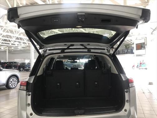 2022 Nissan Pathfinder Platinum 4WD
