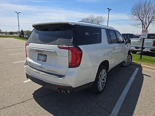 White Frost Tricoat 2023 GMC Yukon XL Denali