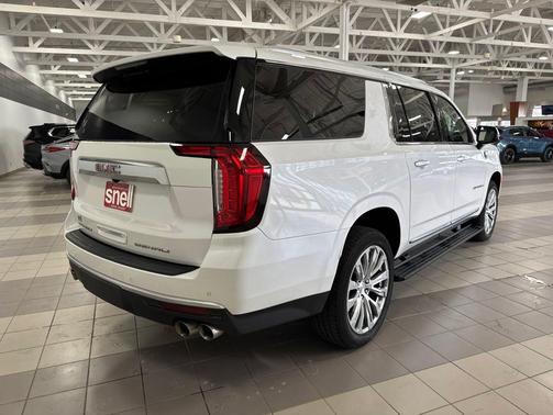 White Frost Tricoat 2023 GMC Yukon XL Denali