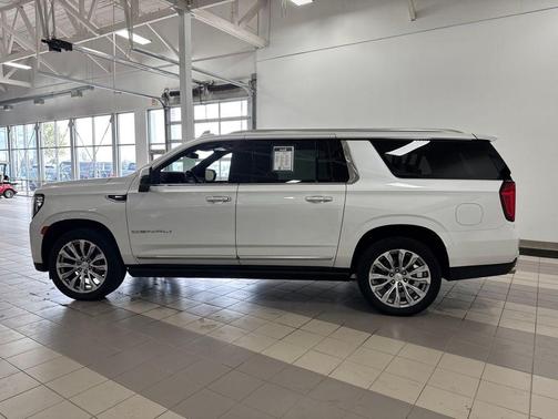 White Frost Tricoat 2023 GMC Yukon XL Denali