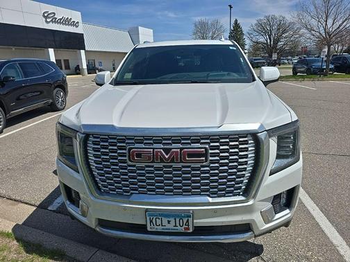 White Frost Tricoat 2023 GMC Yukon XL Denali