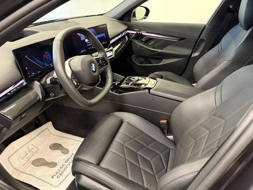 Dark Graphite Metallic 2024 BMW 540 xDrive
