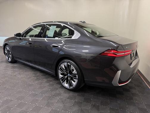 Dark Graphite Metallic 2024 BMW 540 xDrive