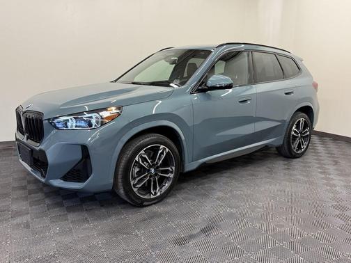 Cape York Green Metallic 2025 BMW X1 xDrive28i