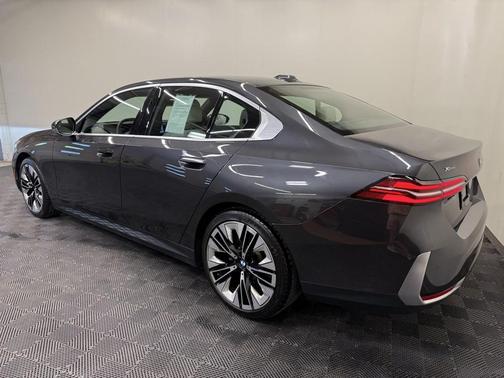 Dark Graphite Metallic 2024 BMW 530 xDrive