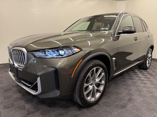 Manhattan Green Metallic 2024 BMW X5 xDrive40i