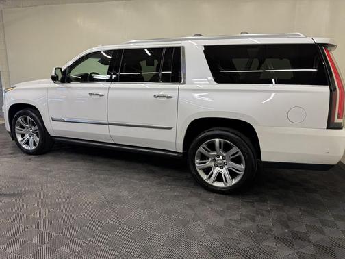 Crystal White Tricoat 2017 Cadillac Escalade ESV Premium Luxury