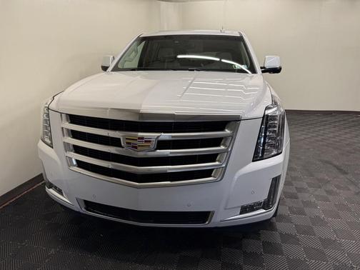 Crystal White Tricoat 2017 Cadillac Escalade ESV Premium Luxury