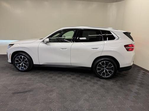 Mineral White Metallic 2025 BMW X3 30 xDrive
