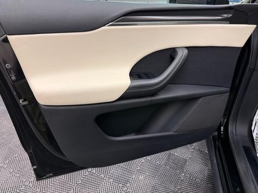 2022 Tesla Model X Plaid Tri Motor All-Wheel Drive