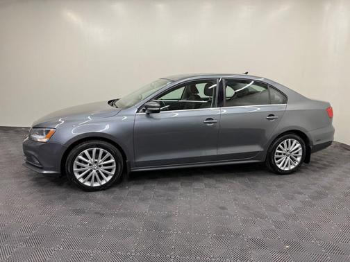 2015 Volkswagen Jetta Auto SE w/Connectivity/Navigation