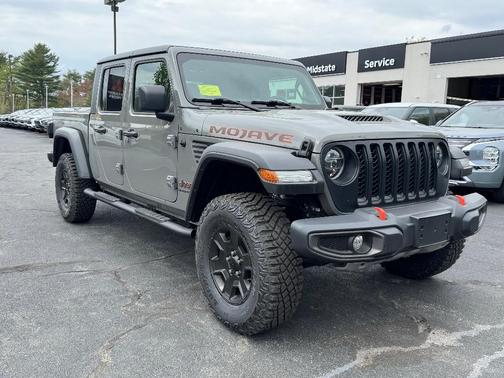 Gray 2022 Jeep Gladiator Mojave