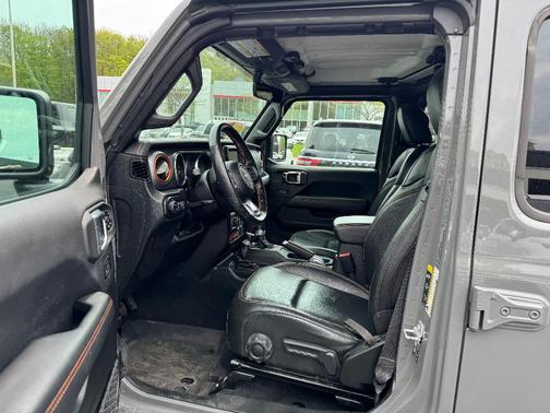 Gray 2022 Jeep Gladiator Mojave