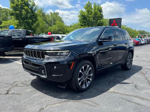 Diamond Black 2023 Jeep Grand Cherokee Overland