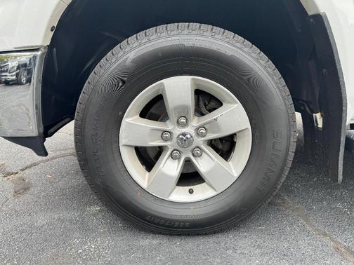 Bright White Clearcoat 2016 RAM 1500 SLT