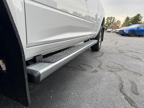 Bright White Clearcoat 2016 RAM 1500 SLT