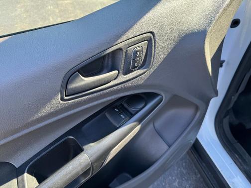 White 2023 Ford Transit Connect XL